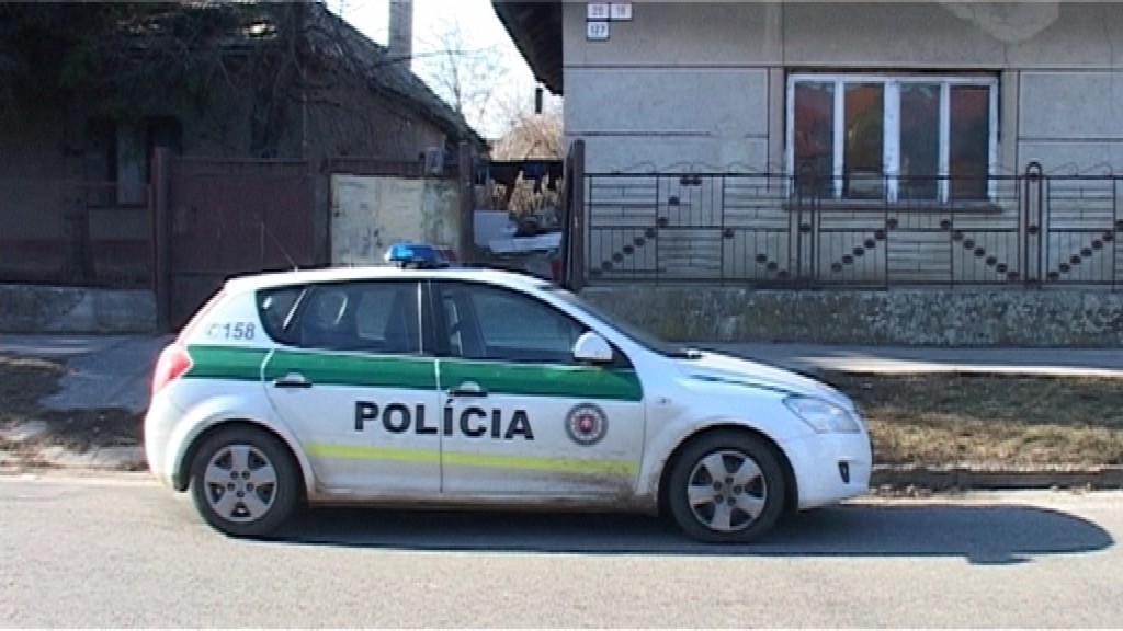 Požiar_Želiezovce_policajti